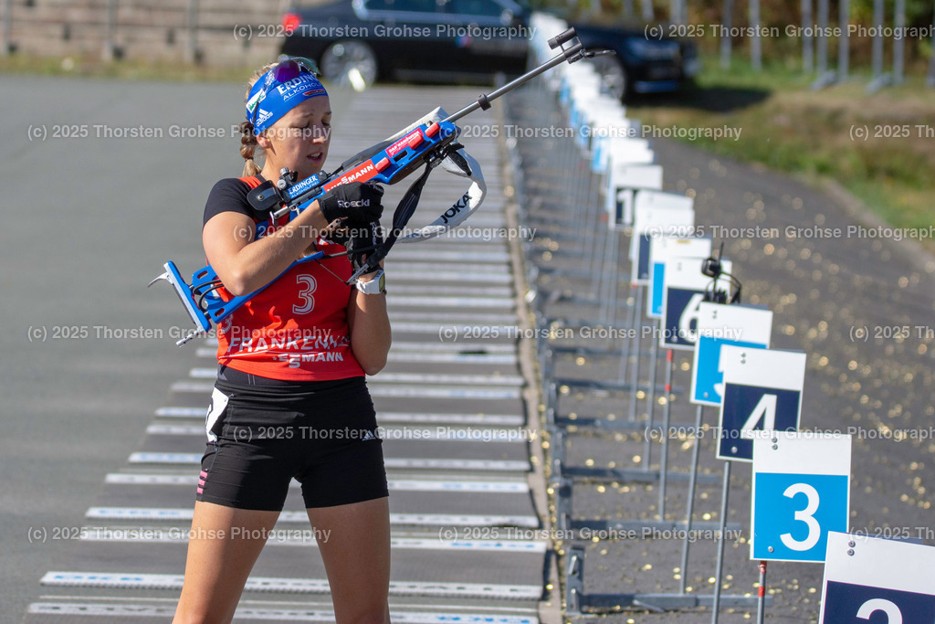Deutsche Meisterschaften Biathlon 2018 | Deutsche Meisterschaften Biathlon 2018, Massenstart Frauen am 15.09.2018 in der DKB SKI ARENA in Oberhof, (Deutschland)

Bild: Franziska Preuss vom SC Haag / Zoll (3) - Realisiert mit Pictrs.com