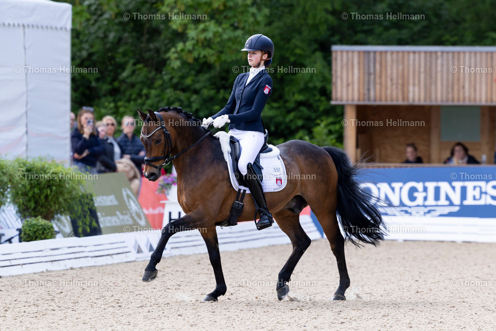 TH_Pony Derby_ 557-LEVIEN Sophie (GER)_ Carlo Carlucci_37619 | Deutsches Spring- und Dressur-Derby 2026 am 15.05.26 in Hamburg, Pony Derby, 557LEVIEN Sophie (GER), Carlo Carlucci