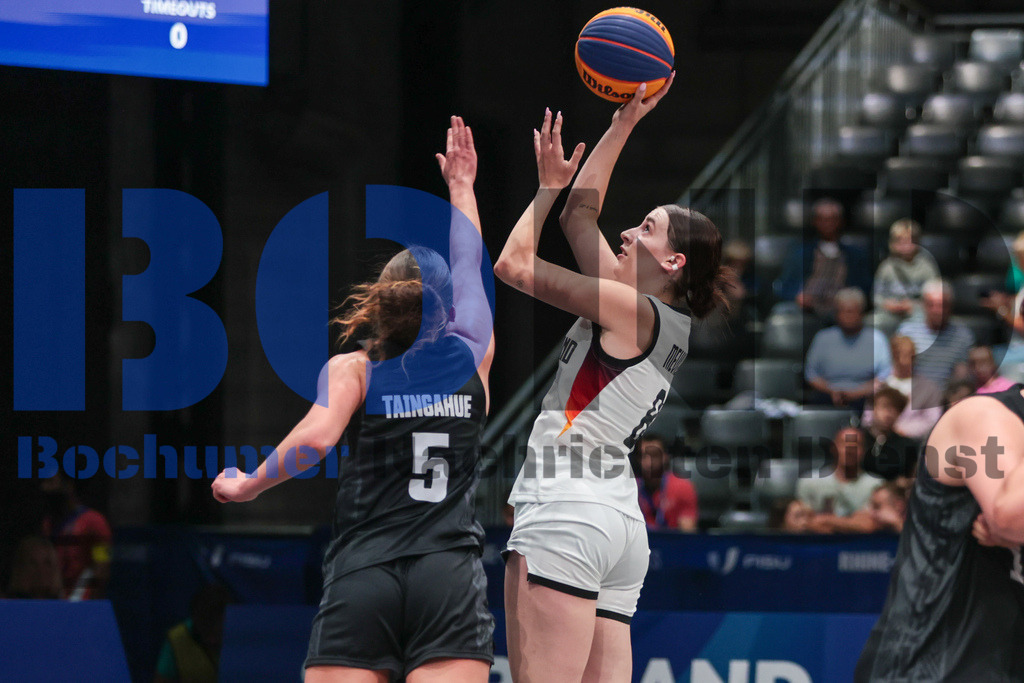 SES_TTG3X320250717-30 | bond - Realisiert mit Pictrs.com