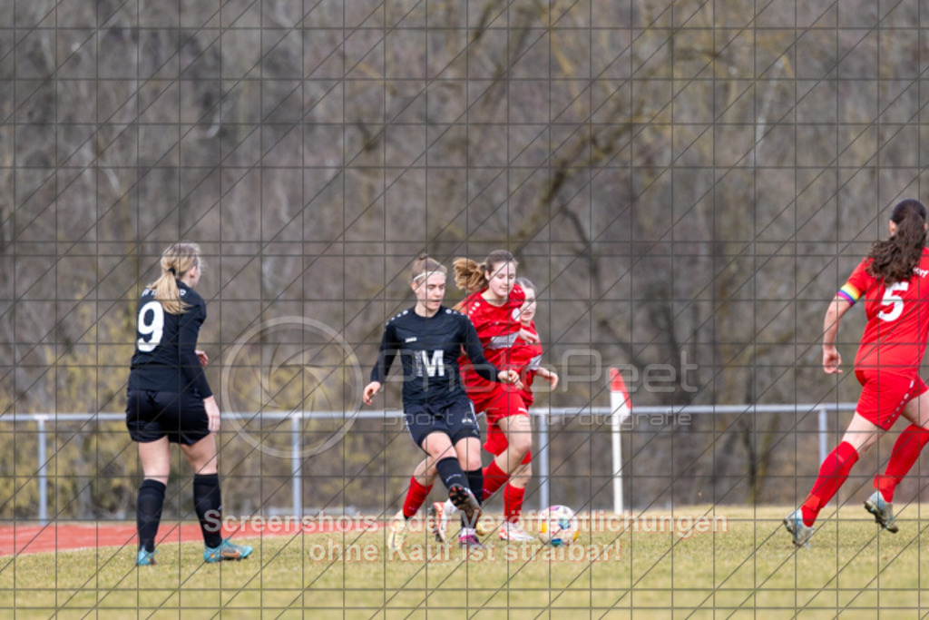 20250223_132649_0165 | #,1.FC Donzdorf (rot) vs. TSV Tettnang (schwarz), Fussball, Frauen-WFV-Pokal Achtelfinale, Saison 2024/2025, Rasenplatz Lautertal Stadion, Süßener Straße 16, 73072 Donzdorf, 23.02.2025 - 13:00 Uhr,Foto: PhotoPeet-Sportfotografie/Peter Harich