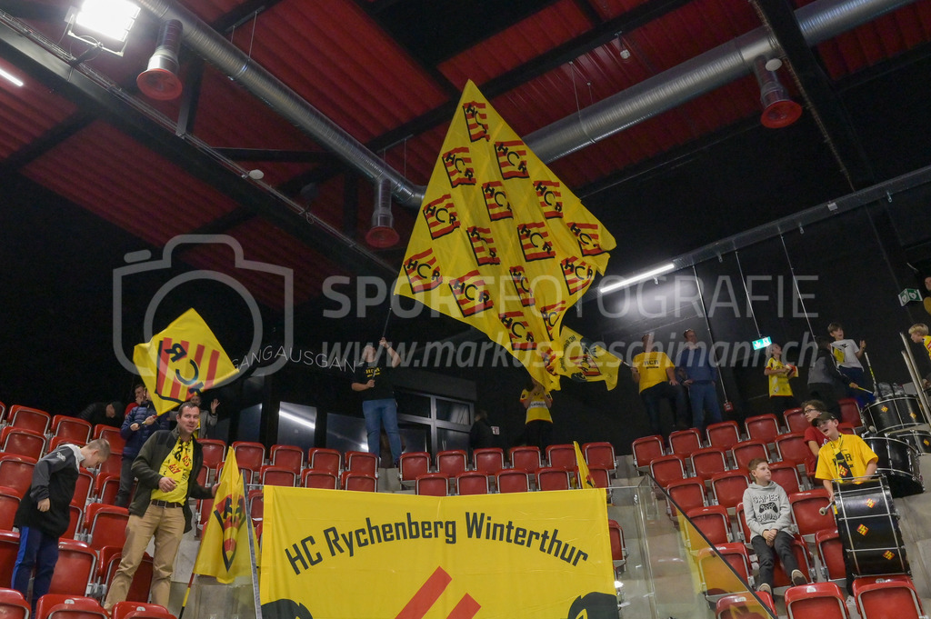 HC Rychenberg vs Basel Regio - 19. November 2022 | HC Rychenberg vs Basel Regio
AXA Arena, Winterthur
HCR Fanclub.
Bild: Sportfotografie Markus Aeschimann | www.markus-aeschimann.ch - Realisiert mit Pictrs.com
