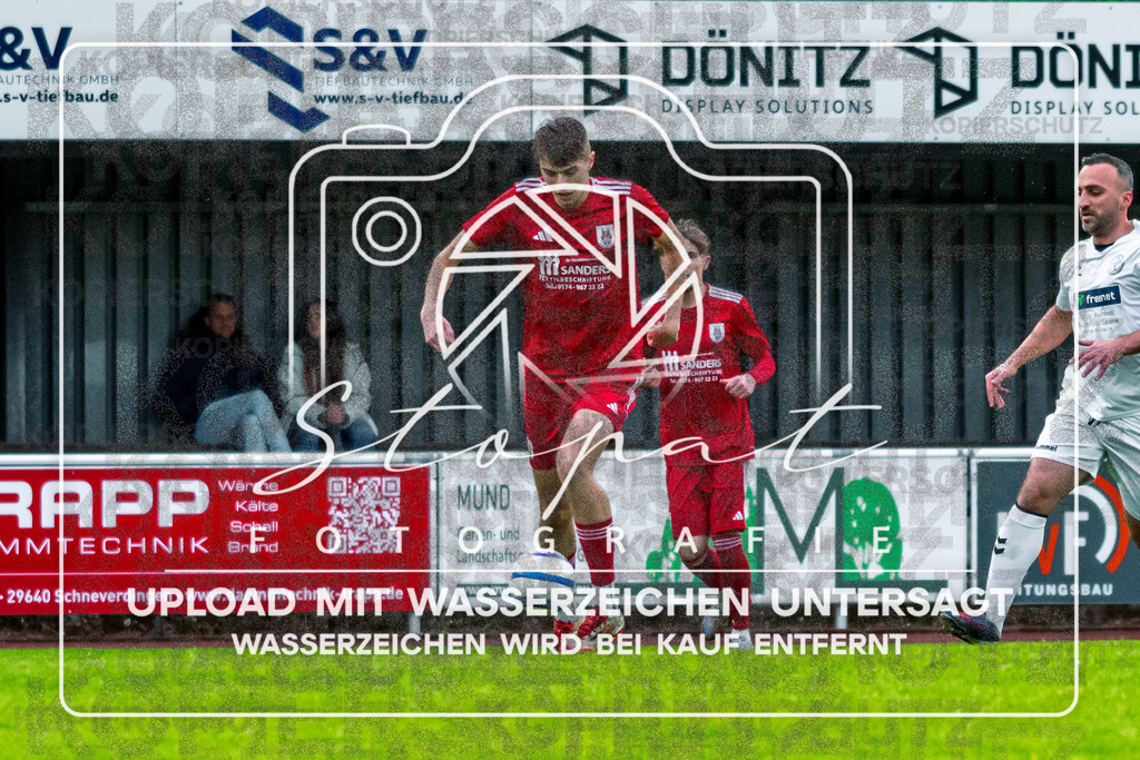 Bezirksliga Herren LG - TV Jahn Schneverdingen II vs. Buchholzer FC | Nick Ruschmeyer (TV Jahn Schneverdingen II #20); Bezirksliga Herren LG - TV Jahn Schneverdingen II vs. Buchholzer FC am 15.05.26 in Osterwald-Stadion, Schneverdingen - Realisiert mit Pictrs.com