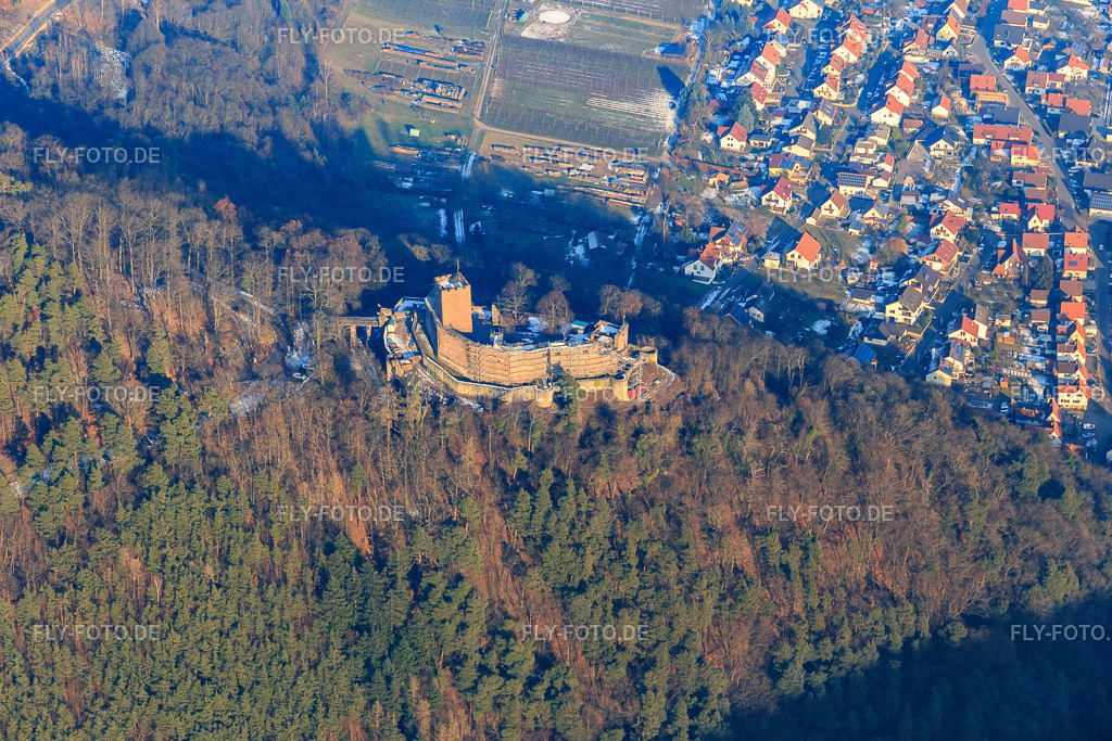 Burg Landeck im Winter bei wenig Schnee | Luftbild: Burg Landeck im Winter bei wenig Schnee in Klingenmünster im Bundesland Rheinland-Pfalz in Deutschland. Foto: IMG_096434.jpg vom 22.01.2017 durch Werner Riehm/FLY-FOTO.de - Realisiert mit Pictrs.com