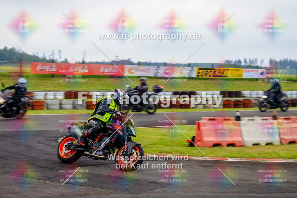 OBK-5243 | Hier findet Ihr Bilder von Touristenfahrten auf der Nürburgring Nordschleife oder von anderen Veranstaltungen die ich besucht habe. Viel Spass beim Durch Schauen 