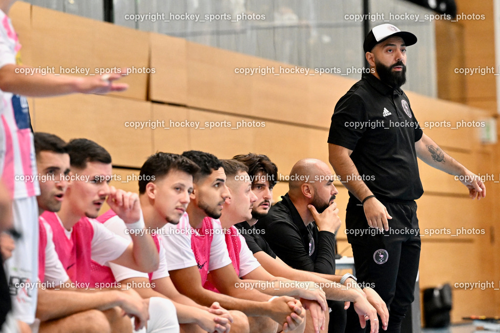 Carinthia Flamengo Futsal Club vs. FC Ljuti Krajisnici | Spielerbank Carinthia Flamengo, Headcoach Carinthia Flamengo Ugur Koc, Carinthia Flamengo Futsal Club vs. FC Ljuti Krajisnici, Carinthia Flamengo Fusal Club vs. FC Ljuti Krajisnici am 12.10.2025 in Klagenfurt (Ballspielhalle Viktring), Austria, (Photo by Bernd Stefan)