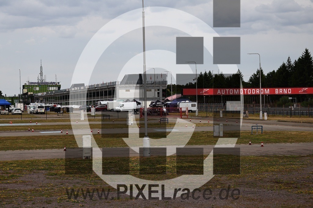 social-20250829_04906 | Schöne Erinnerungen an spannende Momente - das festzuhalten ist unser Job. PIXELrace.de ist seit 2003 auf den Rennstrecken Europas unterwegs um die Action draußen beim Fahren und die wunderbare Stimmung imm Fahrerlager für euch einzufangen.