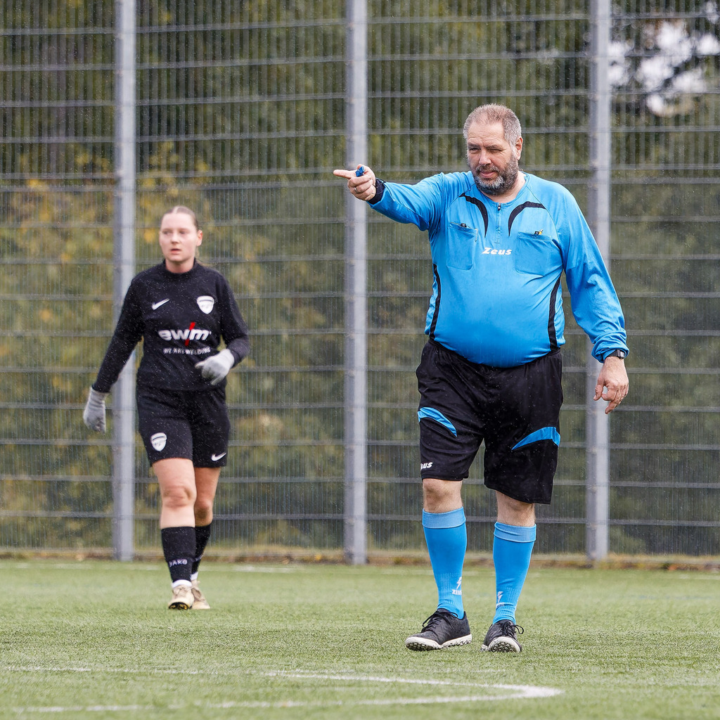 FCHHOH_251005_0422 | 1.FC Heidenheim 1846 II vs. SGM Hohenmemmingen/Sontheim, Fußball, Frauen, Bezirksliga, 2025/2026, 4. Spieltag, 05.10.2025 in Heidenheim, Kunstrasen b. Voith-Arena West(Foto: Michael Bulling) - Realisiert mit Pictrs.com