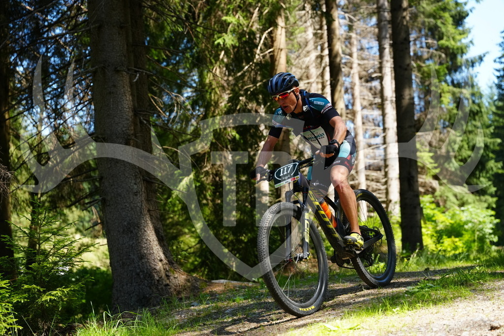 FC101497 | Fotogalerie der Treibjagd im Dunkelwald - Dein MTB Etappenrennen im Erzgebirge - Realisiert mit Pictrs.com