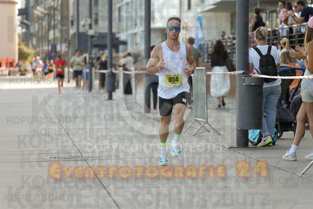 250920_1443_EX1_7391 | Sportfotografie im Rhein-Sieg Kreis, Köln, Bonn, NRW, Rheinland Pfalz, Hessen, etc. Unser Tätigkeitsfeld umfasst den Laufsport vom Volkslauf über den Marathon, Duathlon, Triathon bis zum Ultralauf wie Kölnpfad Ultra oder Schindertrail.