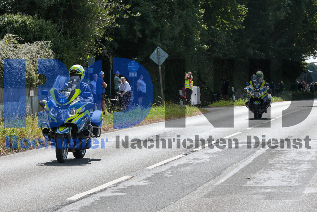 SES_DEUTOU20250821-1 | bond - Realisiert mit Pictrs.com