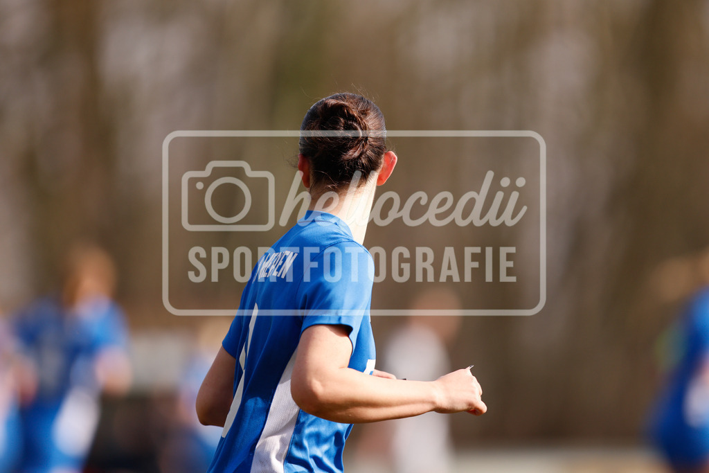 Fußball I Frauen I Saison 2025-2026 I Oberliga Niedersachsen I 15. Spieltag I SV Meppen 1912 e.v. U20 2 - BW Hollage -48 | Lina Schwarte (9, SV Meppen 1912 e.v.) - Realisiert mit Pictrs.com