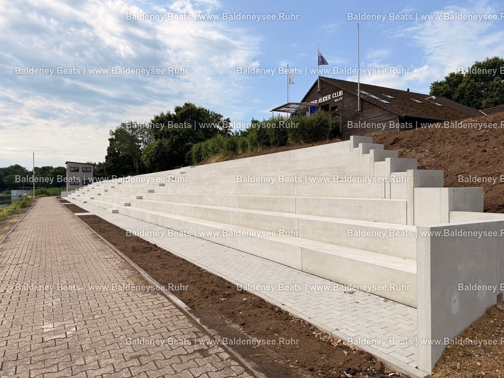Krefeld - Elfrather See | Alle Nutzungsrechte vorbehalten. Jede Nutzung des Bildes bedarf einer gültigen Lizenz. Der Urheber- und Quellenhinweis „Foto: Cesar von Meissen / Baldeneysee.Ruhr“ ist bei jeder Veröffentlichung direkt am Bild anzubringen. Eine Weitergabe, Unterlizenzierung oder Weiterveräußerung an Dritte ist unzulässig. - Realisiert mit Pictrs.com