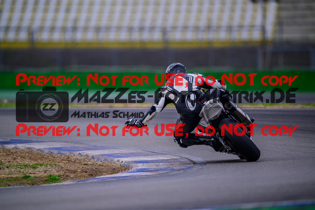 MaZZes_Fotomatrix_20250421_6007705_7759 | WEISS