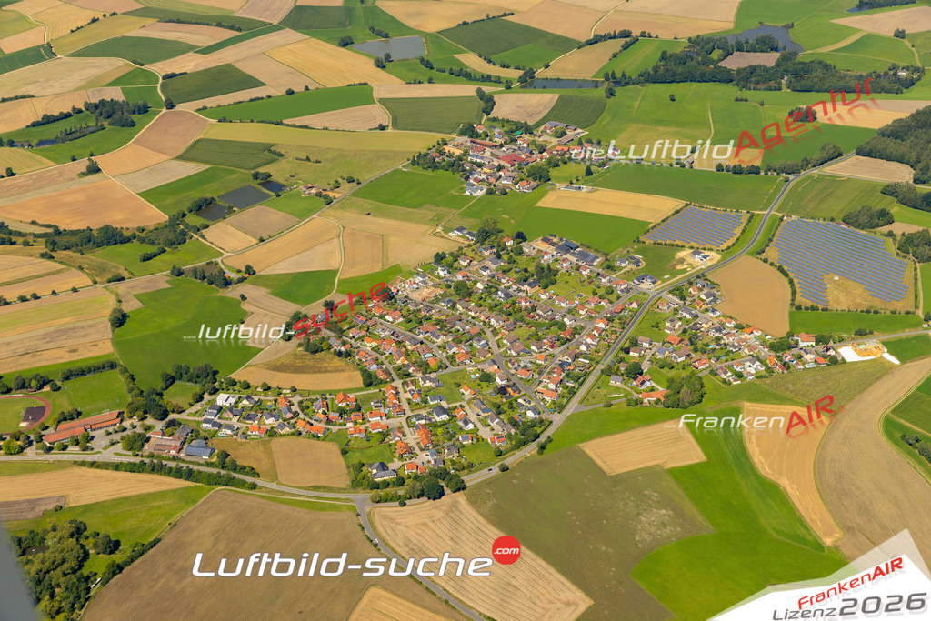 Das Luftbild zeigt : Ziegelhütte Floß - Die Luftaufnahme wurde 2023 vom UL-Flugzeug aus erstellt ( keine Drohne ) - Hochauflösende Luftaufnahme - Für grossformatige Ausdrucke geeignet. Die Geschenkidee !Mit Lizenz und Bildrechte bestellbar