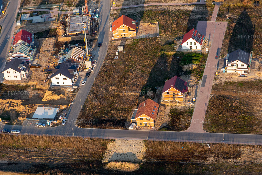 Luftbild: Neubaugebiet K2 in Kandel im Bundesland Rheinland-Pfalz in Deutschland. Foto: IMG_131056.jpg vom 22.03.2022 durch Werner Riehm/FLY-FOTO.deSV Kandel