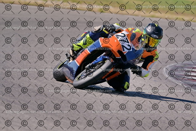 26bt05-0439 | markuskiefer.com - Realisiert mit Pictrs.com