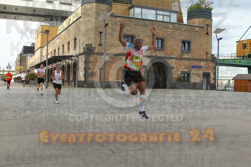 250920_1521_EV4_8570 | Sportfotografie im Rhein-Sieg Kreis, Köln, Bonn, NRW, Rheinland Pfalz, Hessen, etc. Unser Tätigkeitsfeld umfasst den Laufsport vom Volkslauf über den Marathon, Duathlon, Triathon bis zum Ultralauf wie Kölnpfad Ultra oder Schindertrail.