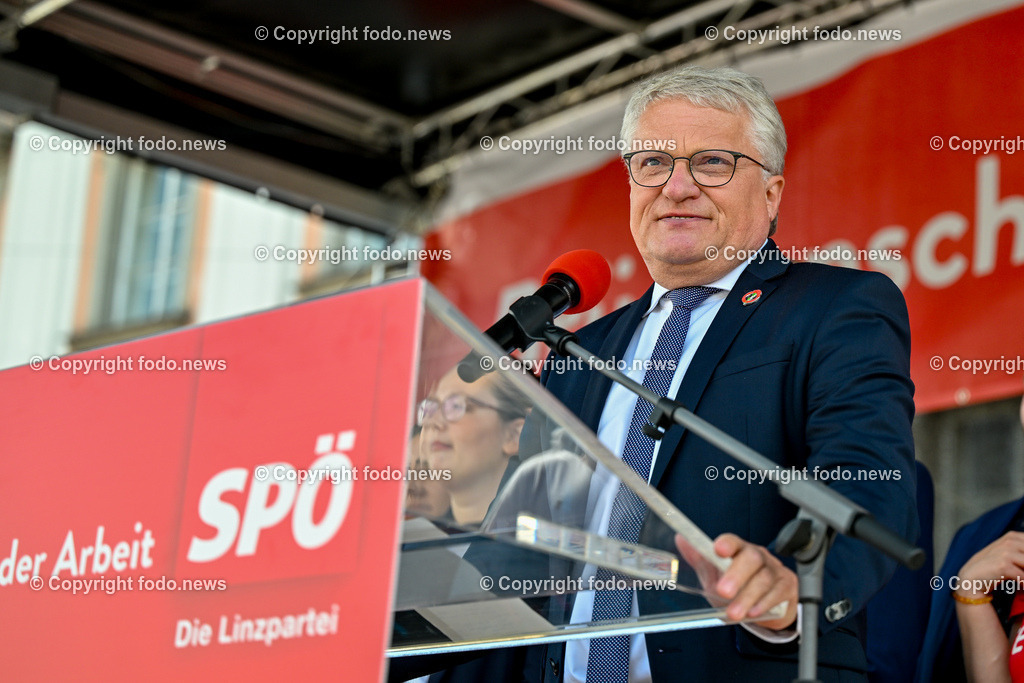 Hauptplatz Linz_ 1. Mai Umzug 2024_ 01.05.2024-72 | 01.05.2024, Hauptplatz Linz, AUT, Hauptplatz Linz, im Bild 1. Mai Umzug 2024 Linz Hauptplatz, SPOE 

Klaus Luger (SP, Bgm. der Stadt Linz)