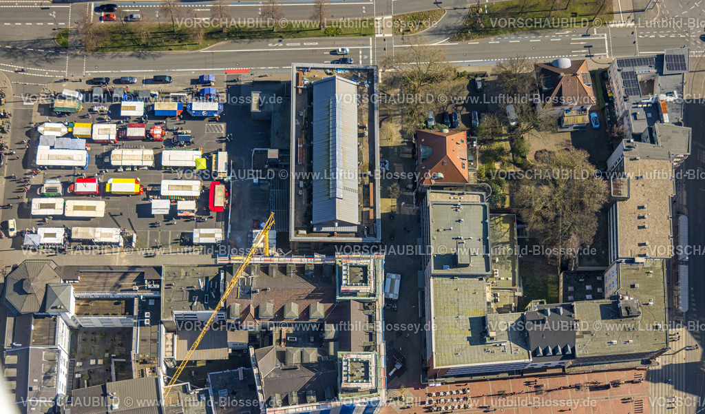 Gelsenkirchen240300253 | Luftbild, Wochenmarkt Springemarkt Gelsenkirchen-Buer mit Marktständen, Baustelle und Baukran, Buer, Gelsenkirchen, Ruhrgebiet, Nordrhein-Westfalen, Deutschland