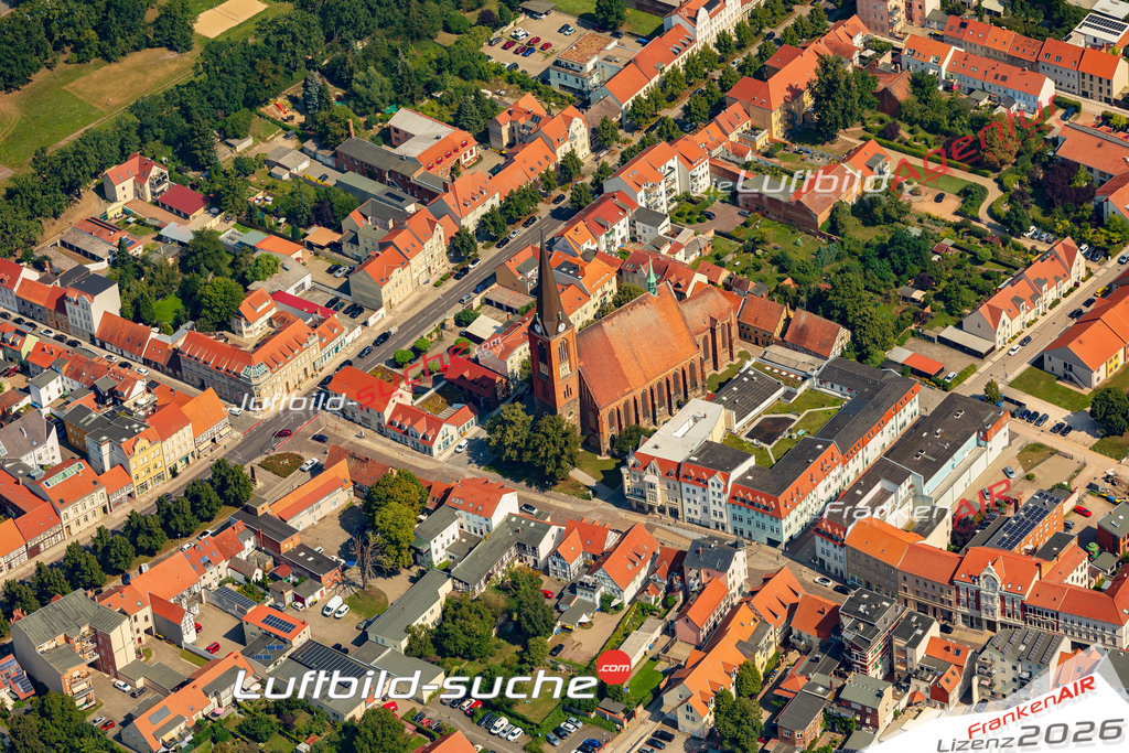 Luftbild Vs Google Maps  Jacobikirche  Stendal -Das Luftbild wurde 2025 vom UL-Flugzeug heraus erstellt ( keine Drohnenluftbilder ) - Hochauflösende Luftaufnahme -Nicht vergleichbar mit Google Maps oder Satelittenbilder- Die Geschenkidee !Mit Lizenz und Bildrechte bestellbar