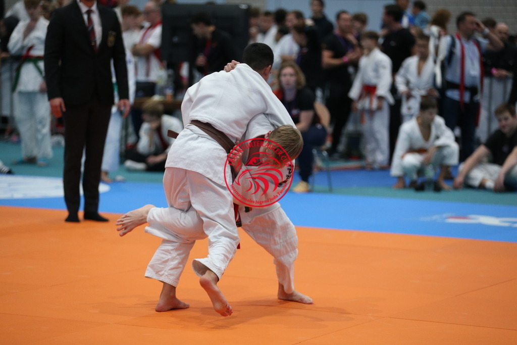 AT3Y1891 | Fotos vom Adler Cup - Pictures from Adler Cup

Hier findet Ihr alle Eindrücke und großen Momente der Adler Cup Wochenenden. Here you will find all impressions and great moments of the Adler Cup weekends. - Realisiert mit Pictrs.com