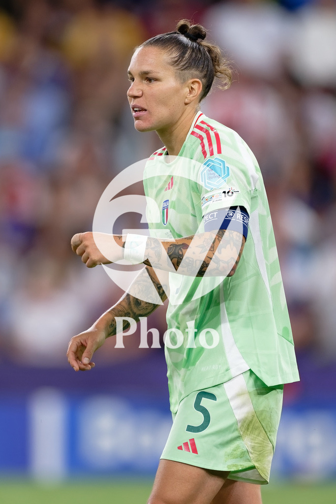 England v Italy - UEFA Women's EURO 2025 Semi-Final | GENEVA, SWITZERLAND - JULY 22:  Elena Linari of Italy looks on  during the UEFA Women's EURO 2025 Semi-Final match between England and Italy at Stade de Geneve on July 22, 2025 in Geneva, Switzerland. (Photo by Giuseppe Velletri/Sports Press Photo/Getty Images)