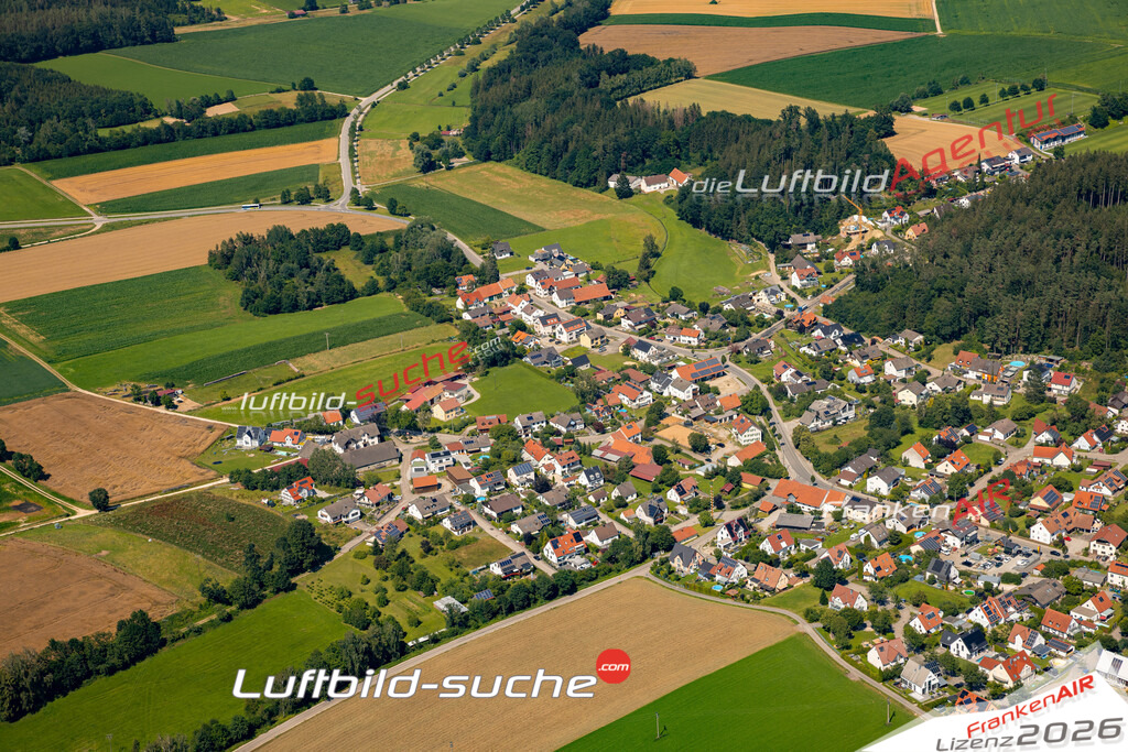 Das Luftbild zeigt : Bachern Friedberg - Die Luftaufnahme wurde 2024 vom UL-Flugzeug aus erstellt ( keine Drohne ) - Hochauflösende Luftaufnahme - Für grossformatige Ausdrucke geeignet. Die Geschenkidee !Mit Lizenz und Bildrechte bestellbar