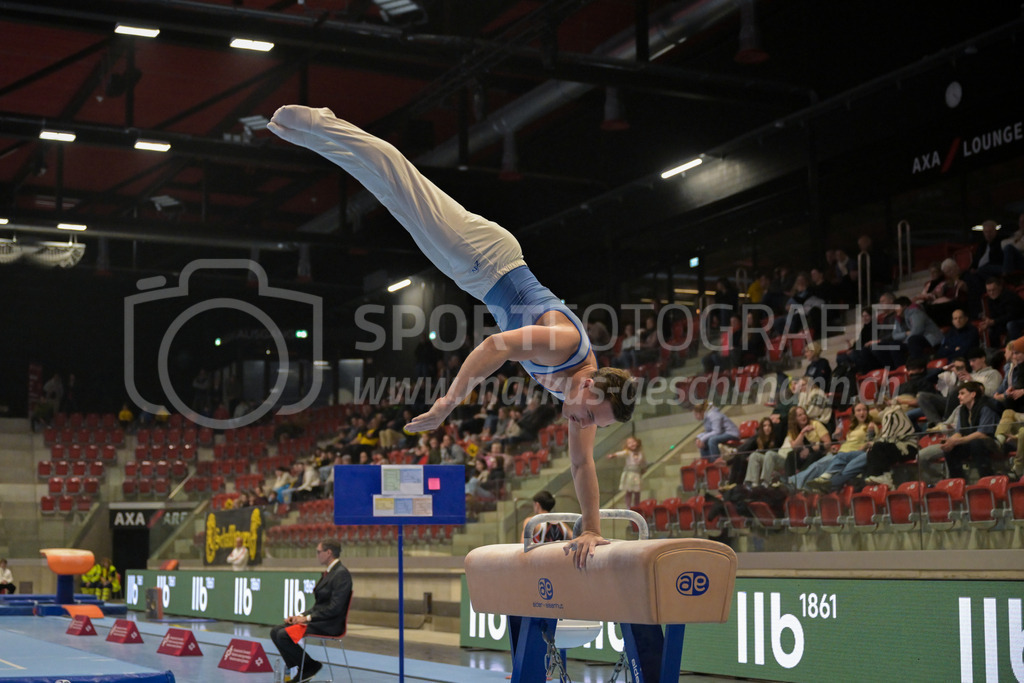 Schweizer Meisterschaften Kunstturnen Mannschaften Männer (B) - 22. November 2025 | Schweizer Meisterschaften Kunstturnen Mannschaften Männer (B)AXA Arena, WinterthurBild: Sportfotografie Markus Aeschimann | www.markus-aeschimann.ch - Realisiert mit Pictrs.com
