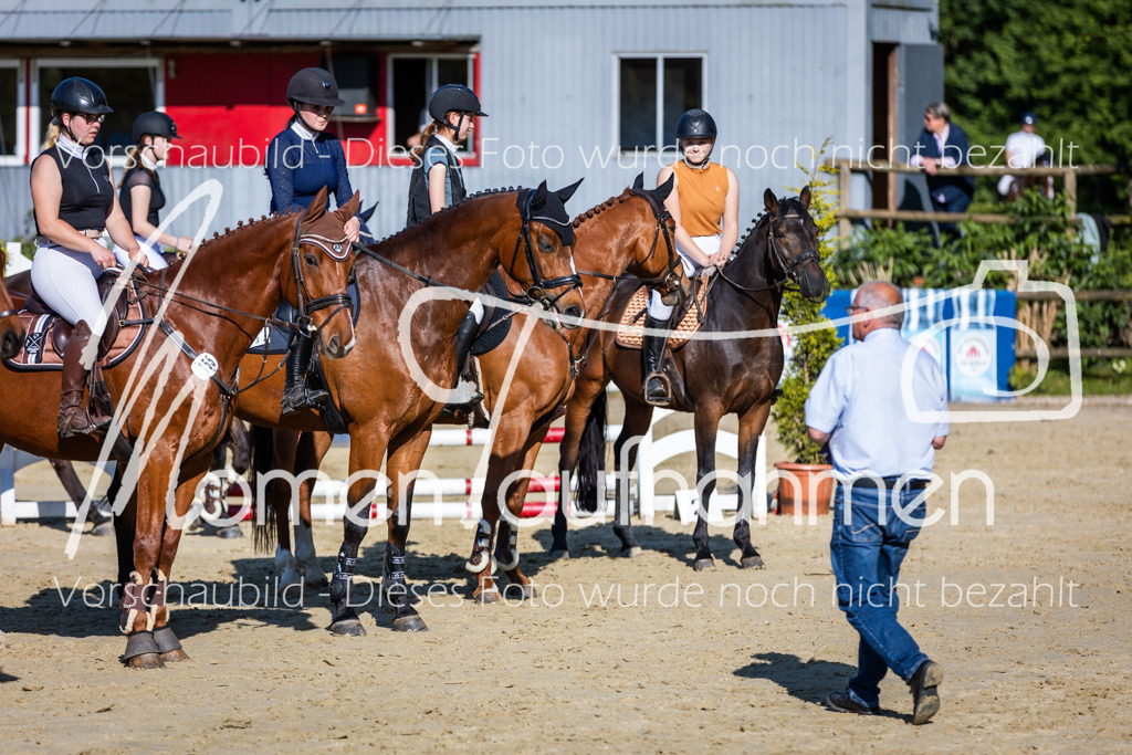 Donop24-ASpr-113 | MomenTaufnahmen Pferdesportfotos