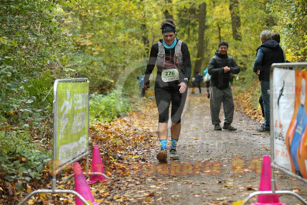 251026_1351_EX1_4017 | Sportfotografie im Rhein-Sieg Kreis, Köln, Bonn, NRW, Rheinland Pfalz, Hessen, etc. Unser Tätigkeitsfeld umfasst den Laufsport vom Volkslauf über den Marathon, Duathlon, Triathon bis zum Ultralauf wie Kölnpfad Ultra oder Schindertrail.