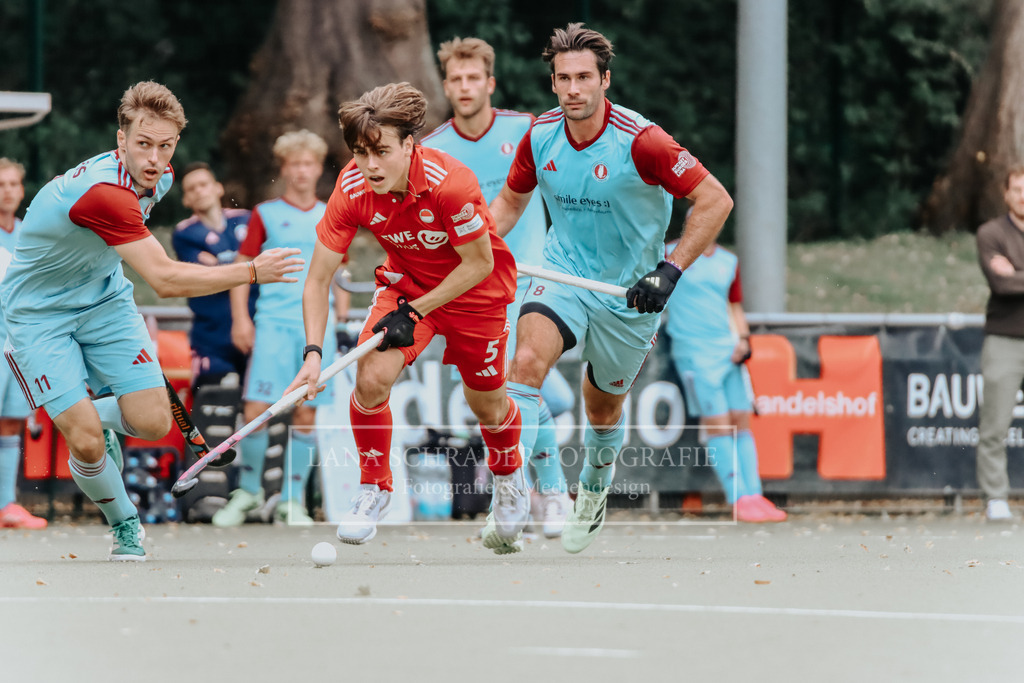 Herren_Bundesliga_02_F_RWK-UHC_21.09.25_Köln (380 von 471) | lanaschraderfotografie - Realisiert mit Pictrs.com
