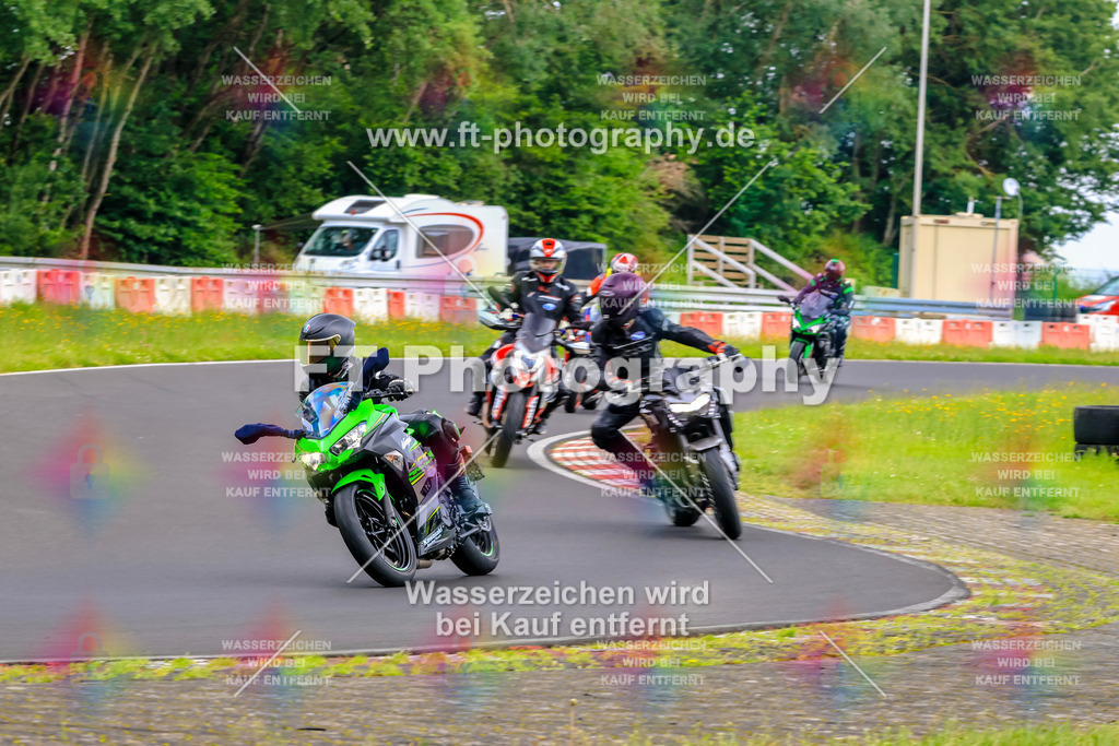 VBK-7886 | Hier findet Ihr Bilder von Touristenfahrten auf der Nürburgring Nordschleife oder von anderen Veranstaltungen die ich besucht habe. Viel Spass beim Durch Schauen 