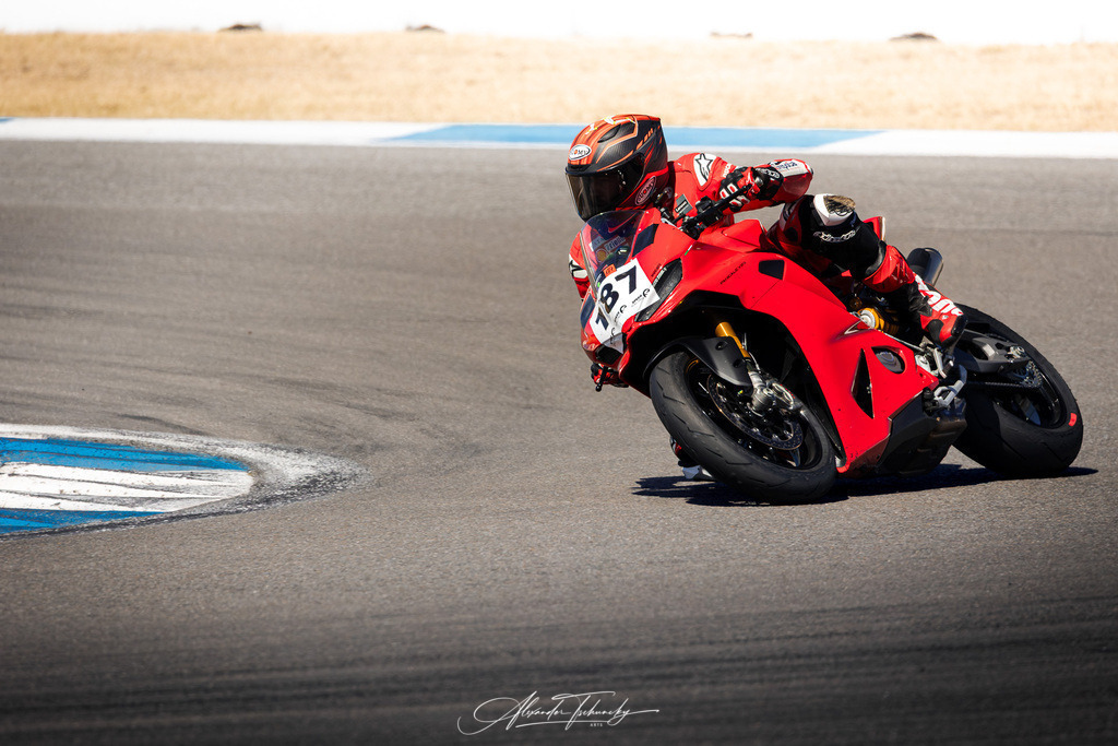Ducati Trackday Hockenheimring 2026 | Entdecken Sie die faszinierende Welt von Alexander Tschuncky Arts: Kreative Fotografie, atemberaubende Automobilkunst und hochwertiger Bilderdruck. Lassen Sie sich inspirieren! - Realisiert mit Pictrs.com