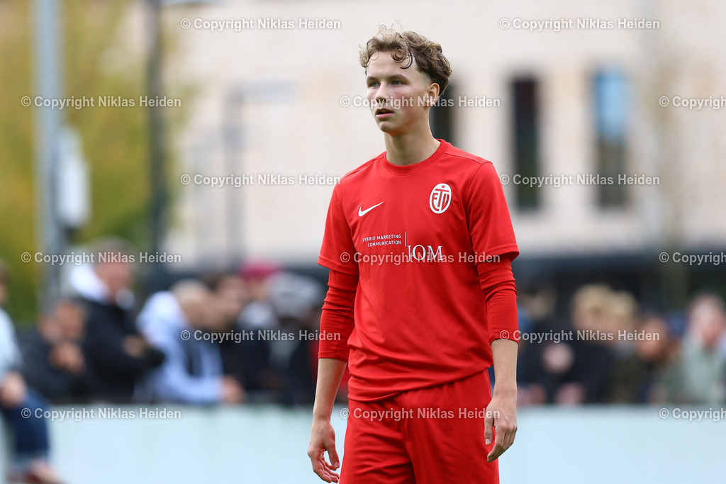 NH_EimsbüttelerTVU19_Altona93U19_RegionalligaNord_11102025 | #23 Mats Jordi Mattern (Eimsbütteler TV U19)Fußball I Junioren I A-Junioren Regionalliga Nord I Saison 2025-2026  I 7. Spieltag I Eimsbütteler TV U19 - Altona 93 I 11.10.2025 I Sportzentrum Hoheluft