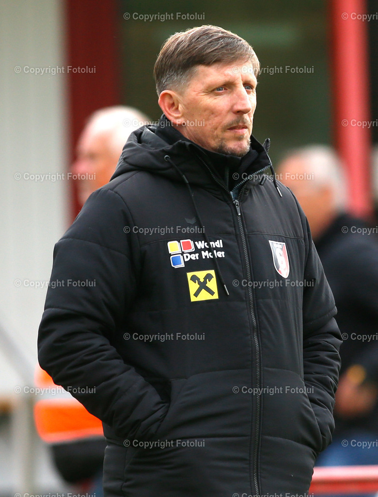 A_LUI_23052025_03 | SPORT FUSSBALL REGIONALLIGA MITTE ASKOE OEDT-UNION GURTEN 23.0.2025 IM BILD:TRAINER PETER MADRITSCH (GURTEN) FOTO:FOTOLUI