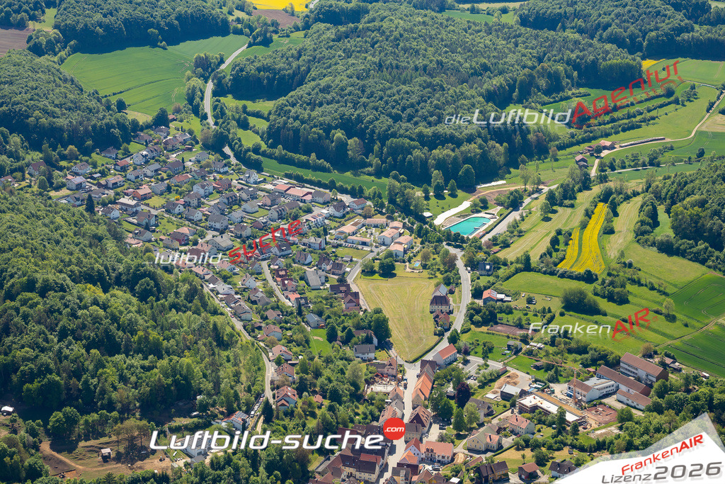 Luftaufnahme von  Königstein - Die Luftaufnahme wurde 2025 vom UL-Flugzeug heraus erstellt ( keine Drohne ) - Hochauflösende Luftaufnahme - für professionelle Ausdrucke geeignet. Die Geschenkidee !Mit Lizenz und Bildrechte bestellbar