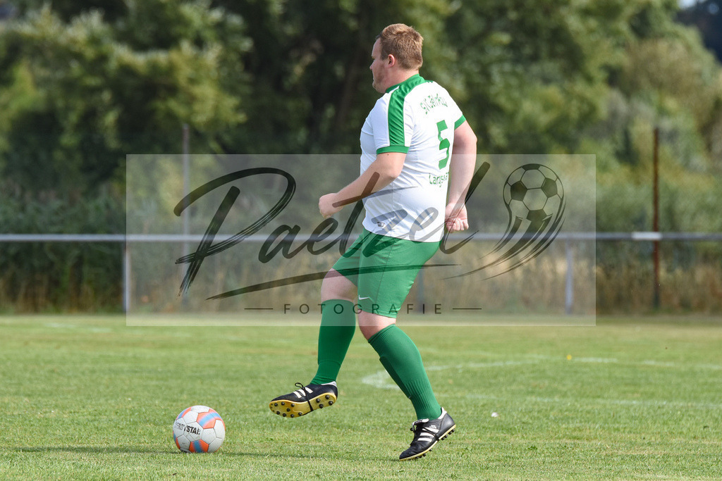 20180812_OHRBEL_0005 | Fußball, Herren:   beim Spiel der 1. Kreisklasse zwischen SV Ohrbeck vs. SVC Belm-Powe II am 12.08.2018 an der Hüggelkampfbahn in Ohrbeck-Hasbergen, Deutschland.(Foto von Nico Paetzel) - Realisiert mit Pictrs.com