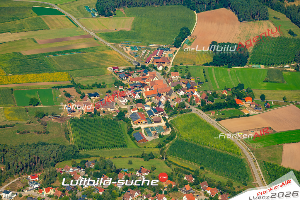 Das Luftbild zeigt : Hauslach Georgensgmünd - Die Luftaufnahme wurde 2024 vom UL-Flugzeug aus erstellt ( keine Drohne ) - Hochauflösende Luftaufnahme - Für grossformatige Ausdrucke geeignet. Die Geschenkidee !Mit Lizenz und Bildrechte bestellbar