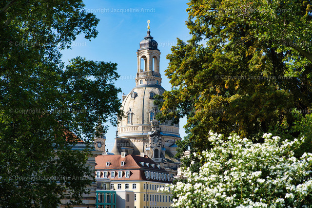 Frauenkirche_Brühlsche | Fotografie Photography Dresden Photoshooting  Fotoshooting Fotografin Dresdencity Bilder  Foto Dresdenvideos Kalender Postkarten Bilderdownload Portrait Hochzeitsfotografie Familienfotos Bewerbungsbilder Studiofotografie Fotograf Dresdenbilder Business - Realisiert mit Pictrs.com