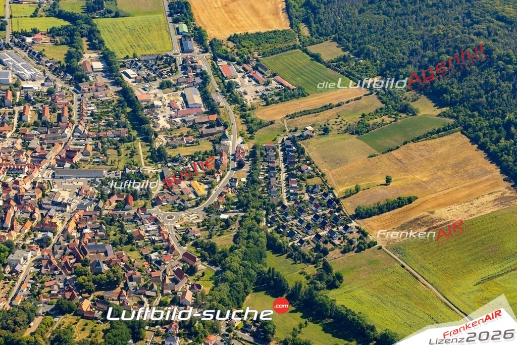 Das Luftbild der Stadt Bad Bibra wurde 2022 vom Flugzeug heraus erstellt (keine Drohnen-Aufnahmen) Aufnahmehöhe ca.450 Meter- hohe Bildauflösung und Druck-Qualität. Garantiert!