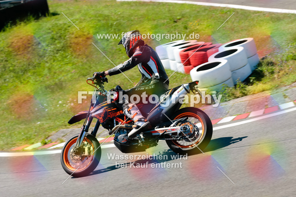 Moto-TeamOBK-22405 | Hier findet Ihr Bilder von Touristenfahrten auf der Nürburgring Nordschleife oder von anderen Veranstaltungen die ich besucht habe. Viel Spass beim Durch Schauen 