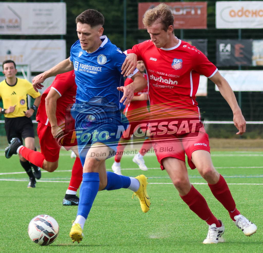 TuS Bardüttingdorf - TuRa Löhne | Auf dem Bild zu sehen: blau SV Löhne-Obernbeck: Ilja Giesbrecht ; rot SG FA Herringhausen/Eickum: Ole Sawitzki SV Löhne-Obernbeck, SG FA Herringhausen/Eickum, Saison 26/27, Fistelmann SuperCup - Realisiert mit Pictrs.com