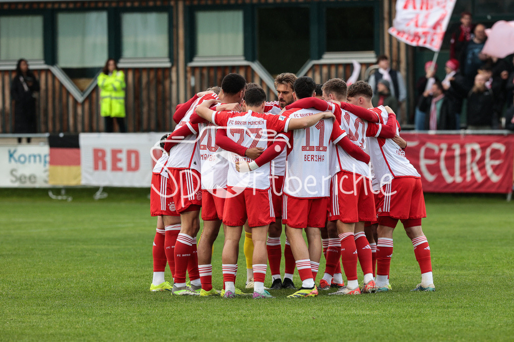 TSV Buchbach - FC Bayern Amateure | Das TEam der kleinen BAyern motiviert sich nochmal vor der Partie