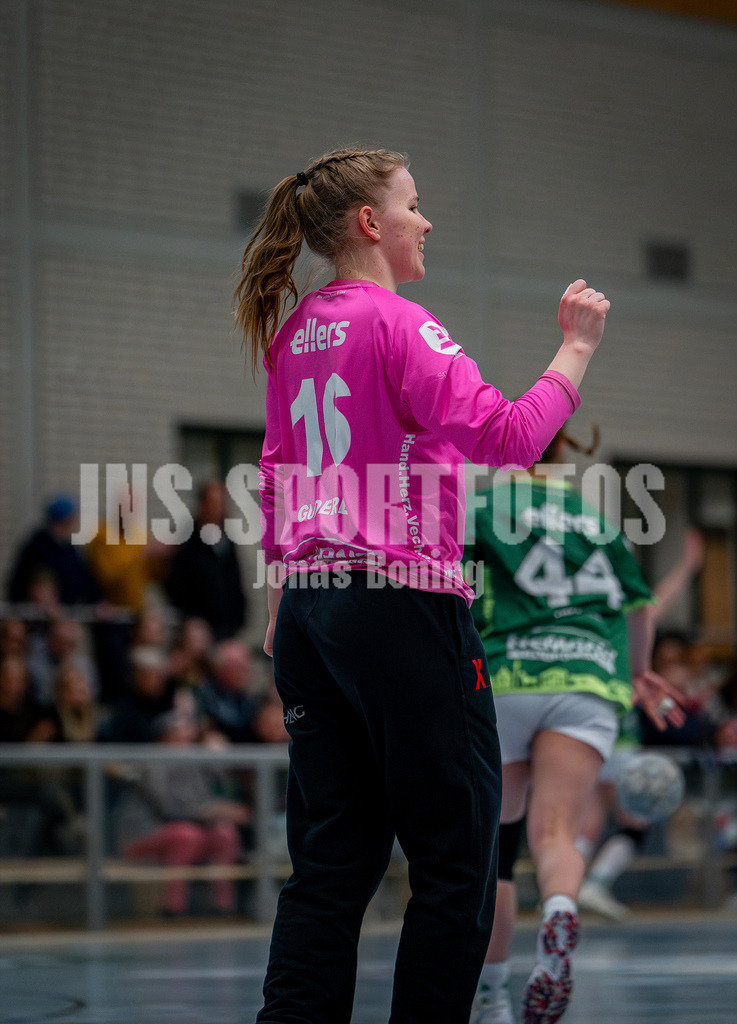 Handball I Frauen I Saison 2025-2026 I 3. Liga Staffel Nord I 10. Spieltag I SC SFN Vechta - HSG Blomberg-Lippe II I 0385 | Madita Guderle (16, SC SFN Vechta) - Realisiert mit Pictrs.com