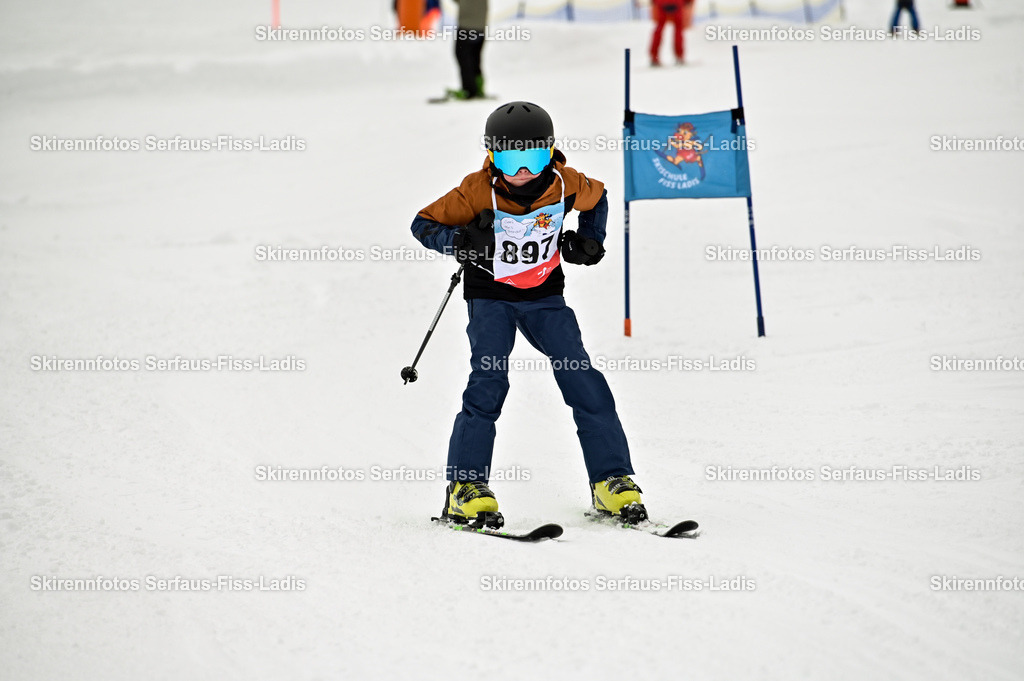 SRF_20.02.2026_1194 | Skirennfotos,Serfaus,Fiss,Ladis,Kinderskirennen,Winter,Tirol,Oberland,skirace,SFL,feelfree,weil wir's genießen,ski,Ski,skifahren,Sonnenplateau, - Realisiert mit Pictrs.com