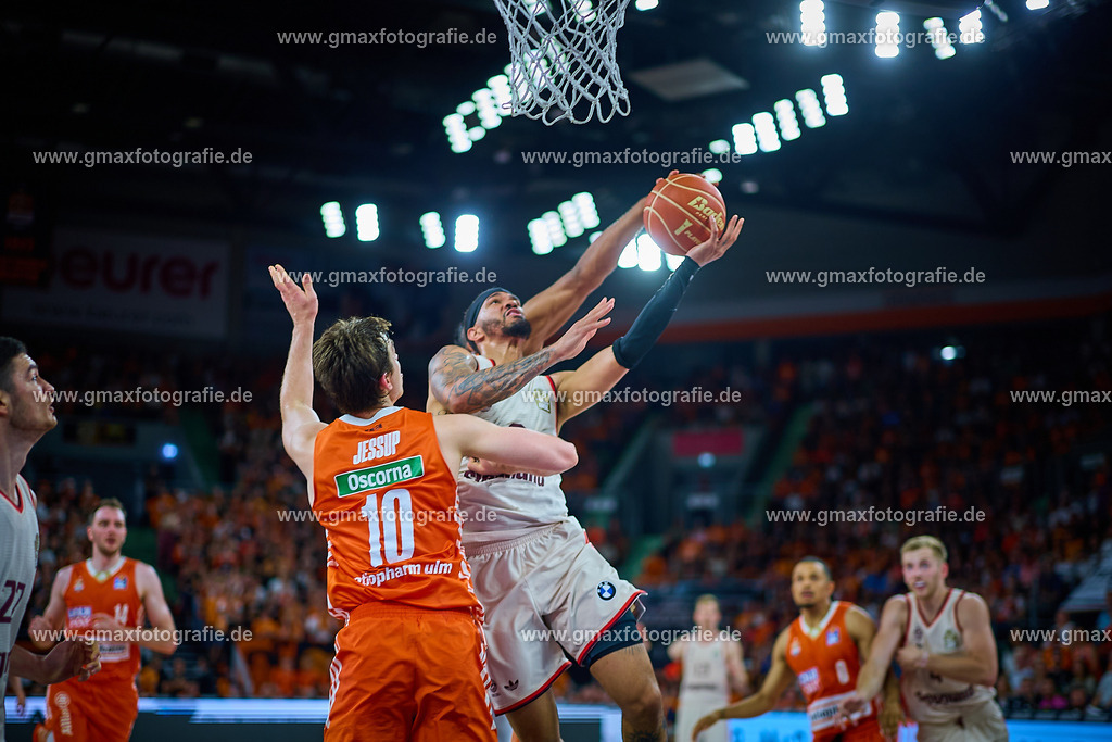 GER, ratiopharm ulm gegen FC Bayern, Basketball, 2. PlayOff, Finale, EasyCredit Bundesliga, Spielzeit 2024/2025, 18.06.2025 | GER, ratiopharm ulm gegen FC Bayern, Basketball, 2. PlayOff, Finale, EasyCredit Bundesliga, Spielzeit 2024/2025, 18.06.2025Foto: Eibner-Pressefoto/Gerald Oelze-de Stoppany