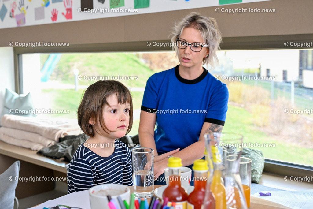 Kokon Rohrbach_ Sarah_ 27.02.2024-1 | 27.02.2024, Rohrbach, AUT, Kokon, Kinderrehazentrum, im Bild Sarah (6) mit ihrer Mama Anita Eilmannsberger (41)