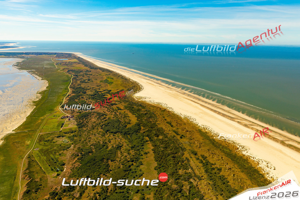 Aktuelles Luftbild von  Langeoog - Die Luftaufnahme wurde 2022 mittels UL-Flugzeug erstellt ( keine Drohne ) - hochauflösende Kamera-Systeme von  Canon -Beste Qualität - Für grossformatige Ausdrucke geeignet. Die Geschenkidee !