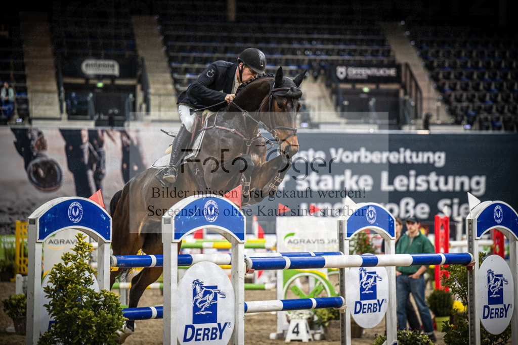 DOS_2132 | Entdecke hochwertige Reitturnierfotos von Foto Oger. Professionell, emotional und authentisch – jetzt Lieblingsmomente im Shop bestellen.Deutschlandweite Turnierfotografie. - Realisiert mit Pictrs.com