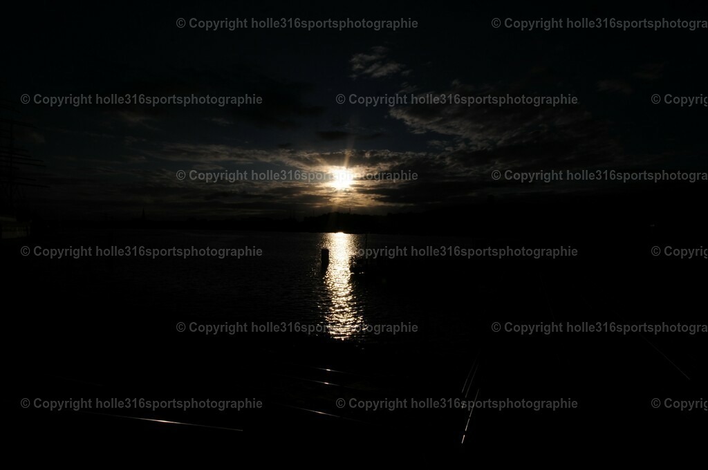 DSC_2861 (2) | Sportfotografie , Motorsport, Motoross, Reitsport, Mointainbike, Enduro,
Landschaft , Outdoor, Eventfotografie, Landschaft, Bilder online bestellen - Realisiert mit Pictrs.com